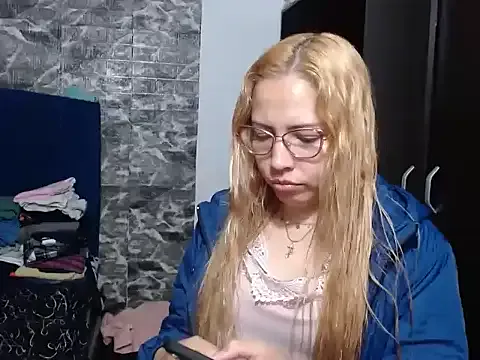 Freechat THEBOSSLARA on StripChat