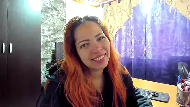 Freechat THEBOSSLARA on StripChat