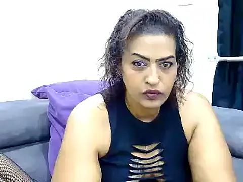 Freechat THICKNESS28 on StripChat