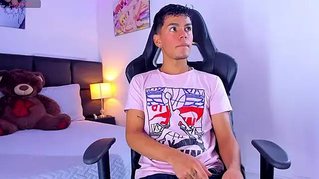 thomasxjhonson from StripChat is Freechat