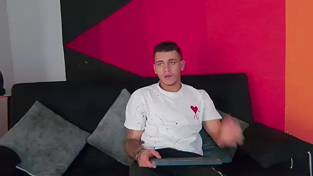Tiger_Savage from StripChat