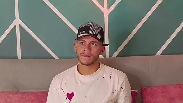 Tiger_Savage from StripChat