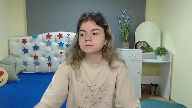 TinaRedly from StripChat is Freechat