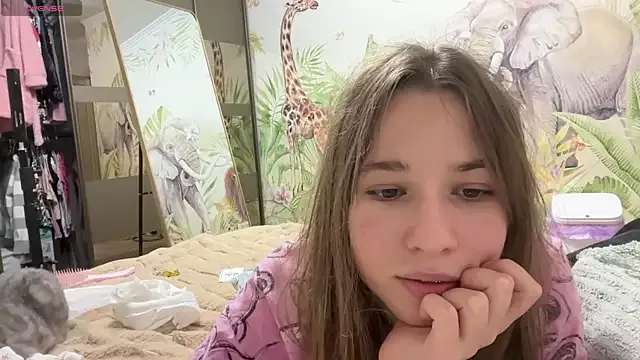 Freechat tinykisa on StripChat