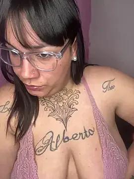 TuFantasiaYTuMorbo from StripChat is Freechat