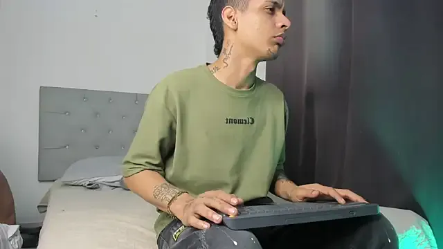 Freechat twinkDuohot on StripChat