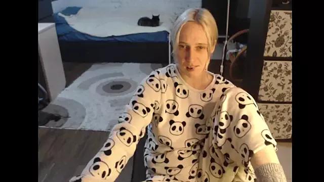 Ur_SweetLuckyGirl777 from StripChat is Freechat