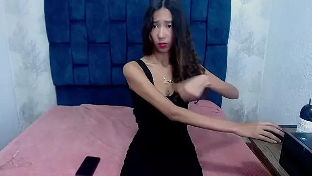 ValentinaKlean from StripChat is Freechat