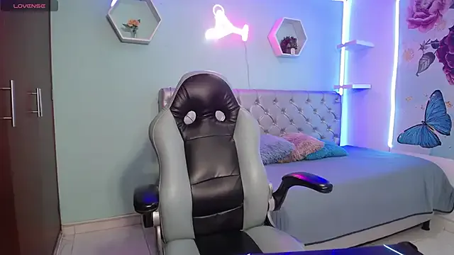 Freechat valeria_martinez19 on StripChat