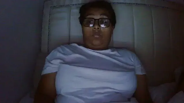 Freechat vanilla_chocolate23 on StripChat