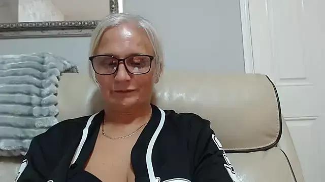 Velvet-Secrets from StripChat is Freechat