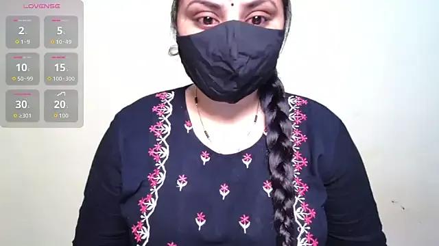 venu_pApA from StripChat is Freechat