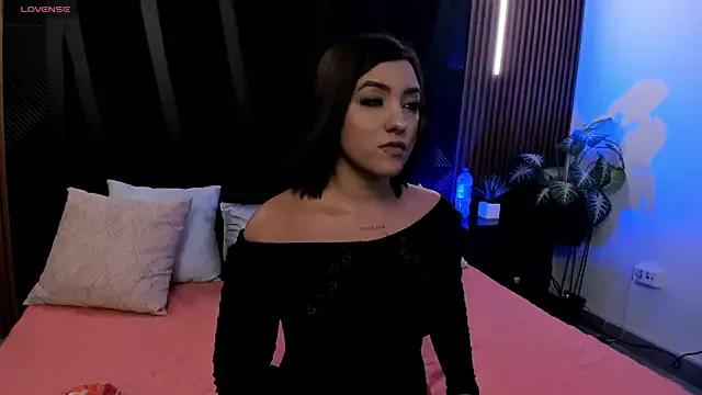 Veronicaa_Rosse_ from StripChat is Freechat