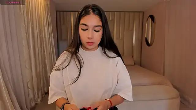 VeronicaBlue from StripChat is Freechat