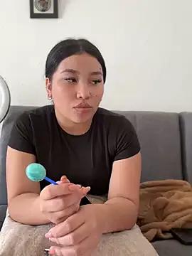 Vicky_bloonde from StripChat is Freechat