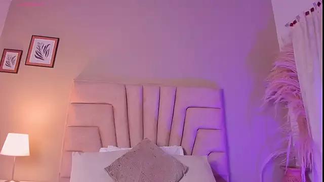 victoria_becker_ from StripChat is Freechat