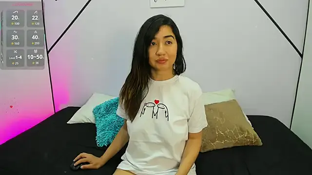 Freechat VictoriaRouge_ on StripChat