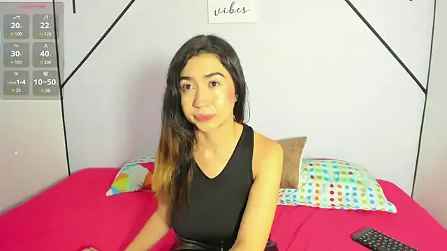 Freechat VictoriaRouge_ on StripChat