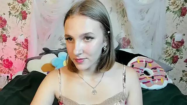 VirginiaMoore from StripChat is Freechat