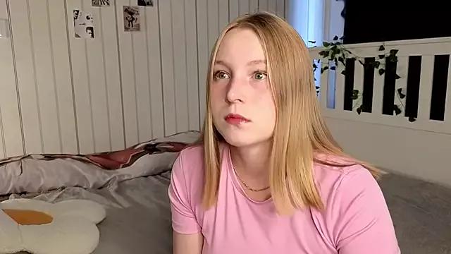 VondaHollars from StripChat is Freechat