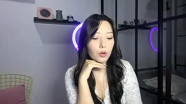 WonderMira from StripChat