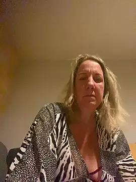 X-Victoria-X from StripChat is Freechat