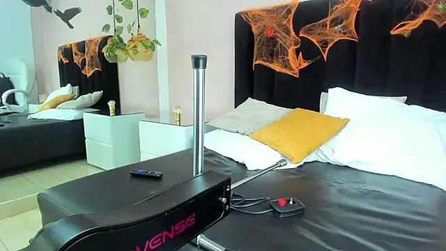 Xavier_fox_ from StripChat is Freechat