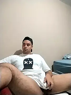 Xcumshot33 from StripChat is Freechat