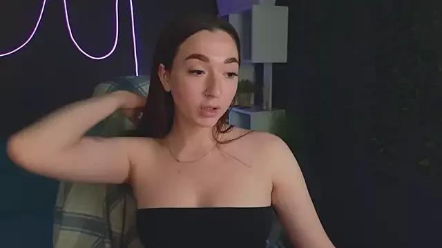 YasmineWest from StripChat is Freechat