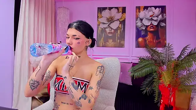 Freechat YasminWild on StripChat