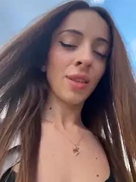 Yesmoree from StripChat is Freechat