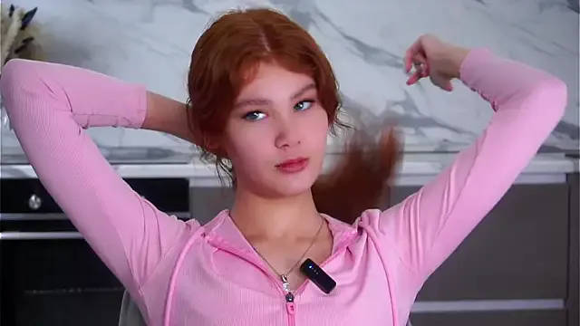 Freechat YettaCalabria on StripChat