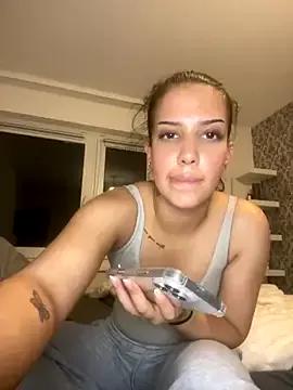 YoungZoey from StripChat is Freechat