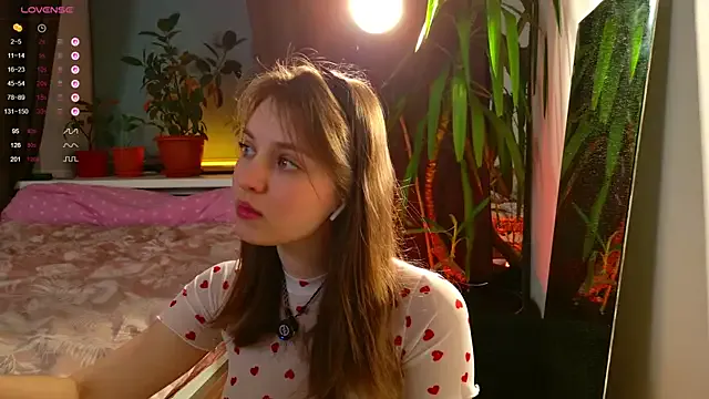 Freechat your_lunalike on StripChat