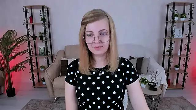 YourUniversee from StripChat is Freechat