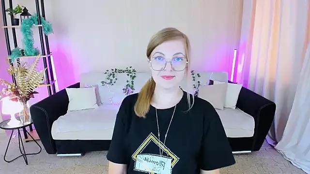 YourUniverser from StripChat is Freechat