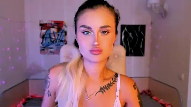 YrRina from StripChat is Freechat