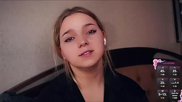ZaraCreedon from StripChat