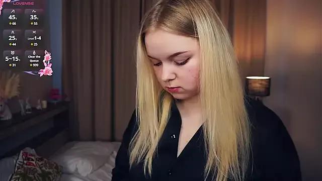 ZaraCreedon from StripChat