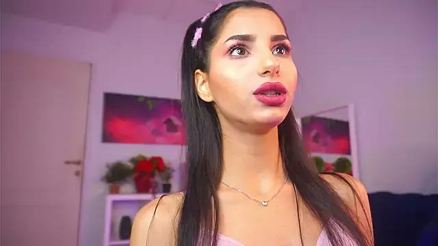 ZariaVera from StripChat is Freechat