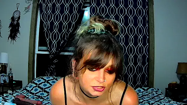 ZeelaXoXo on StripChat 