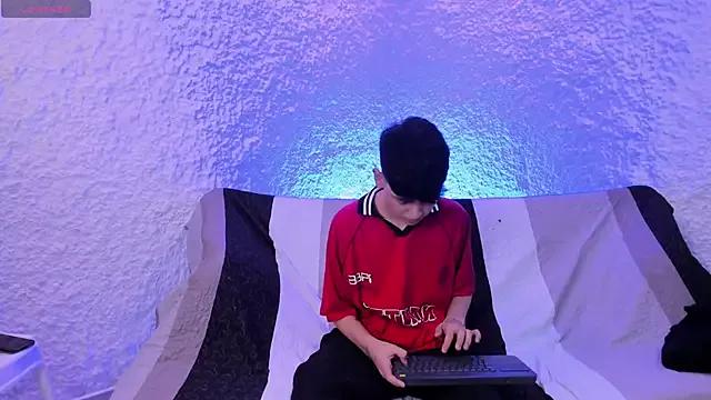 zeus_blaze from StripChat is Freechat