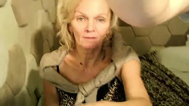 Zoe_Steell from StripChat is Freechat