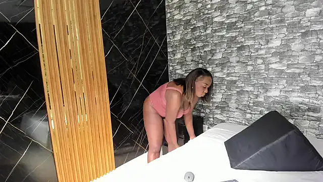 Freechat ZoeCollin on StripChat