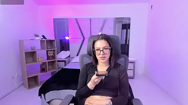 Freechat ZoeWestt on StripChat