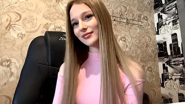 Zynera_dream from StripChat is Freechat