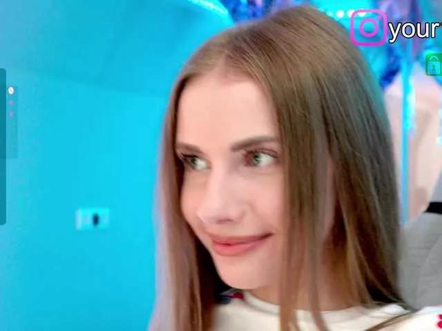 Offline -VikkiL0vesCheese- on BongaCams