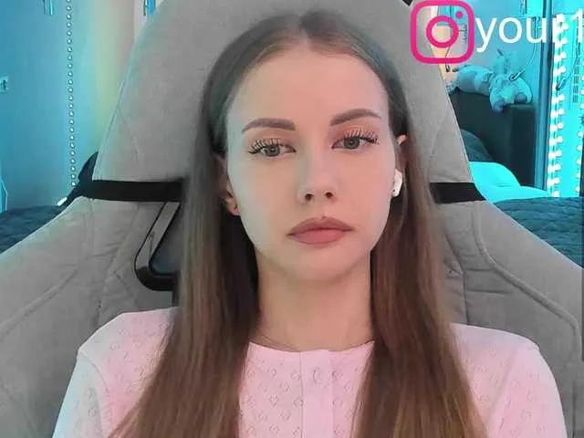 Offline -VikkiL0vesCheese- on BongaCams