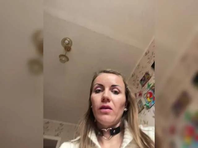 Offline Alenushka888 on BongaCams