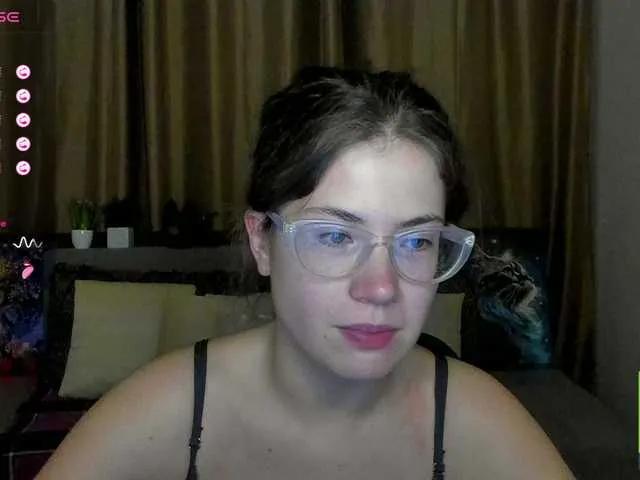 Offline Aliciafolow009 on BongaCams